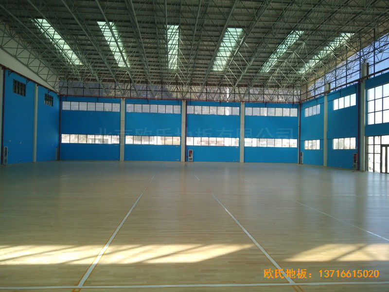 云南文山州文山學(xué)院體育館運(yùn)動木地板安裝案例5