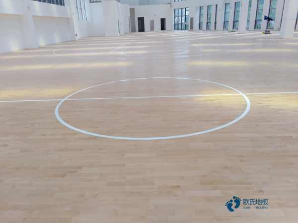 質(zhì)量好運動籃球地板施工流程3